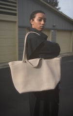 Load image into Gallery viewer, THE MEDIUM AEKI BAG
